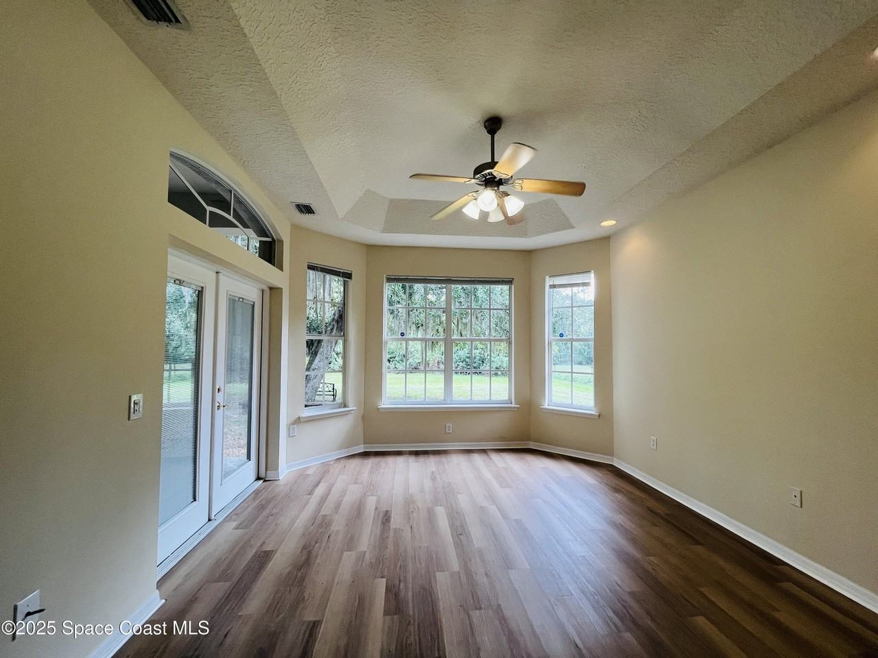 5810 Eagle Way - Photo 6 of 19