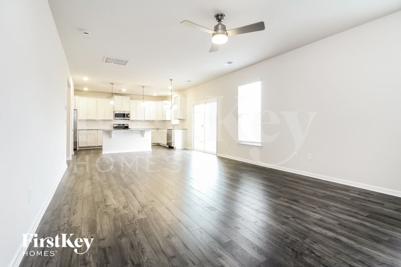 3 Ramblehurst Rd - Photo 3 of 16