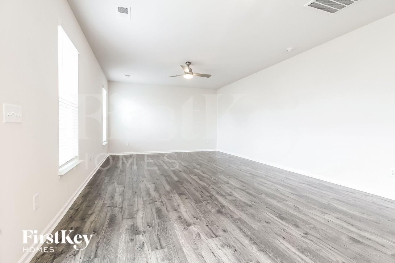 3 Ramblehurst Rd - Photo 4 of 16