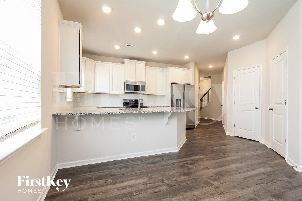 406 Ashborne Ln - Photo 5 of 16