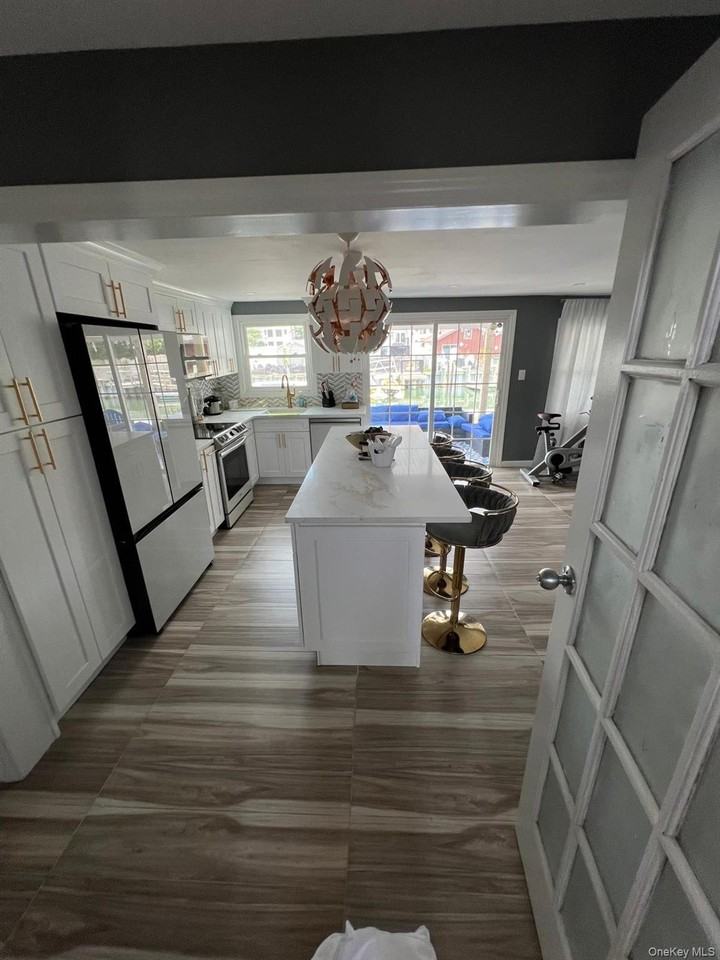 Nassau Ave - Photo 3 of 8