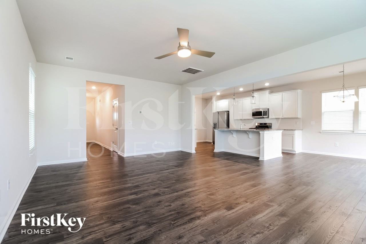 621 Goldburn Way - Photo 3 of 16