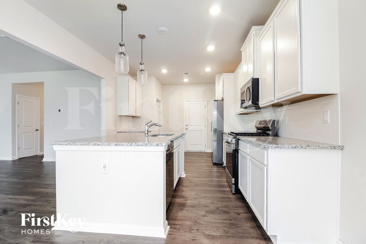 621 Goldburn Way - Photo 5 of 16