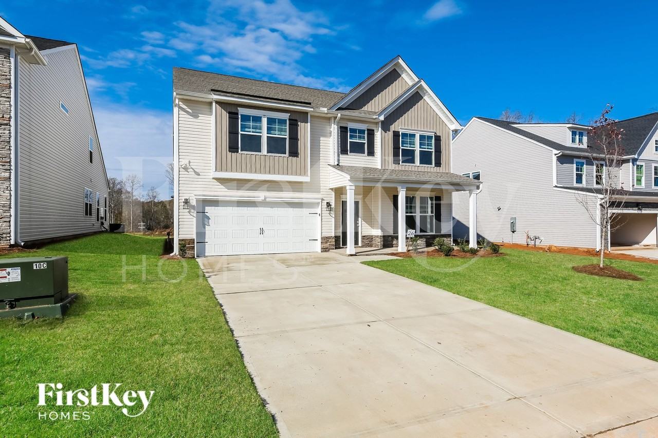 569 Hillpark Ln - Photo 2 of 15