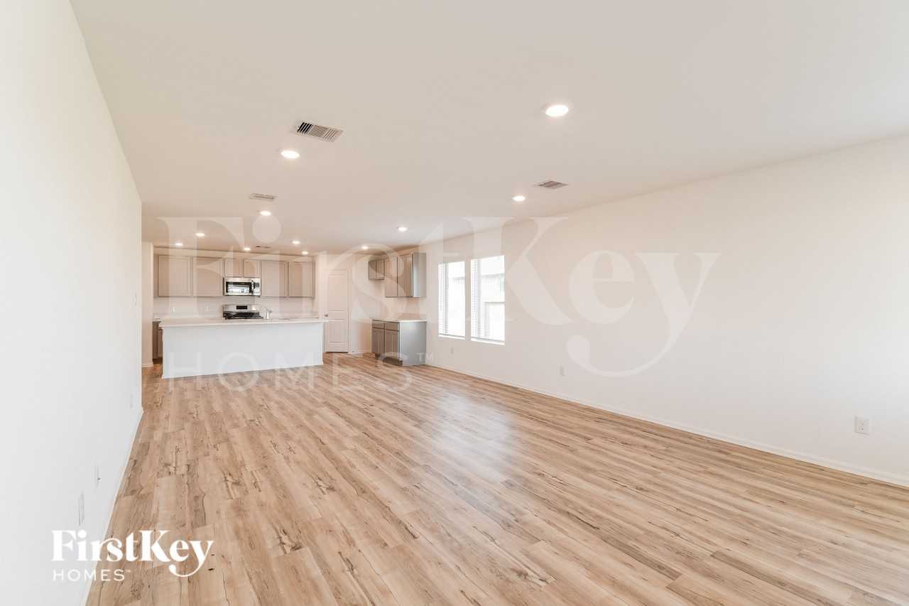 456 Maple Bend Ln - Photo 3 of 15