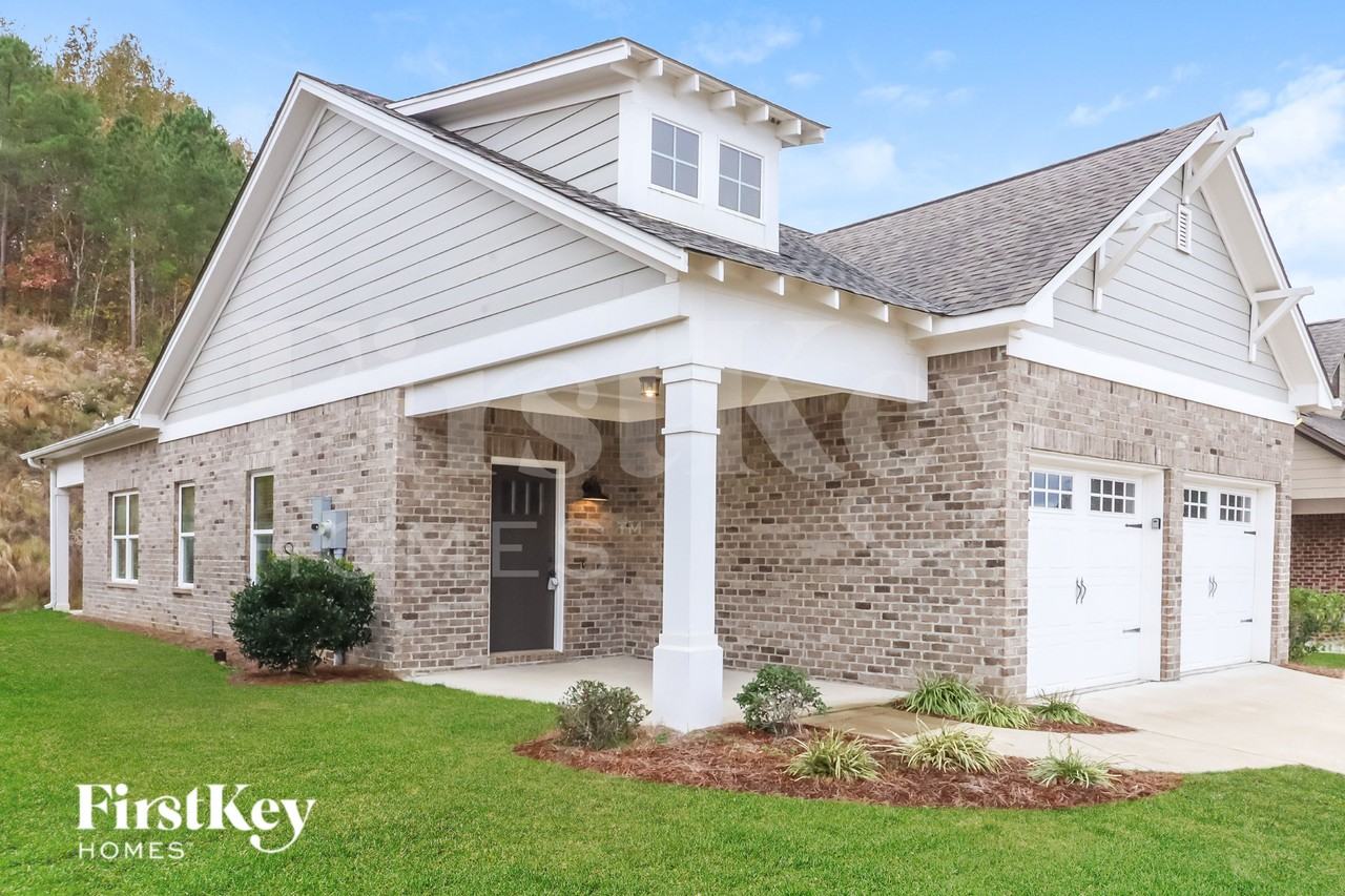 1376 Woodridge Pl - Photo 3 of 15