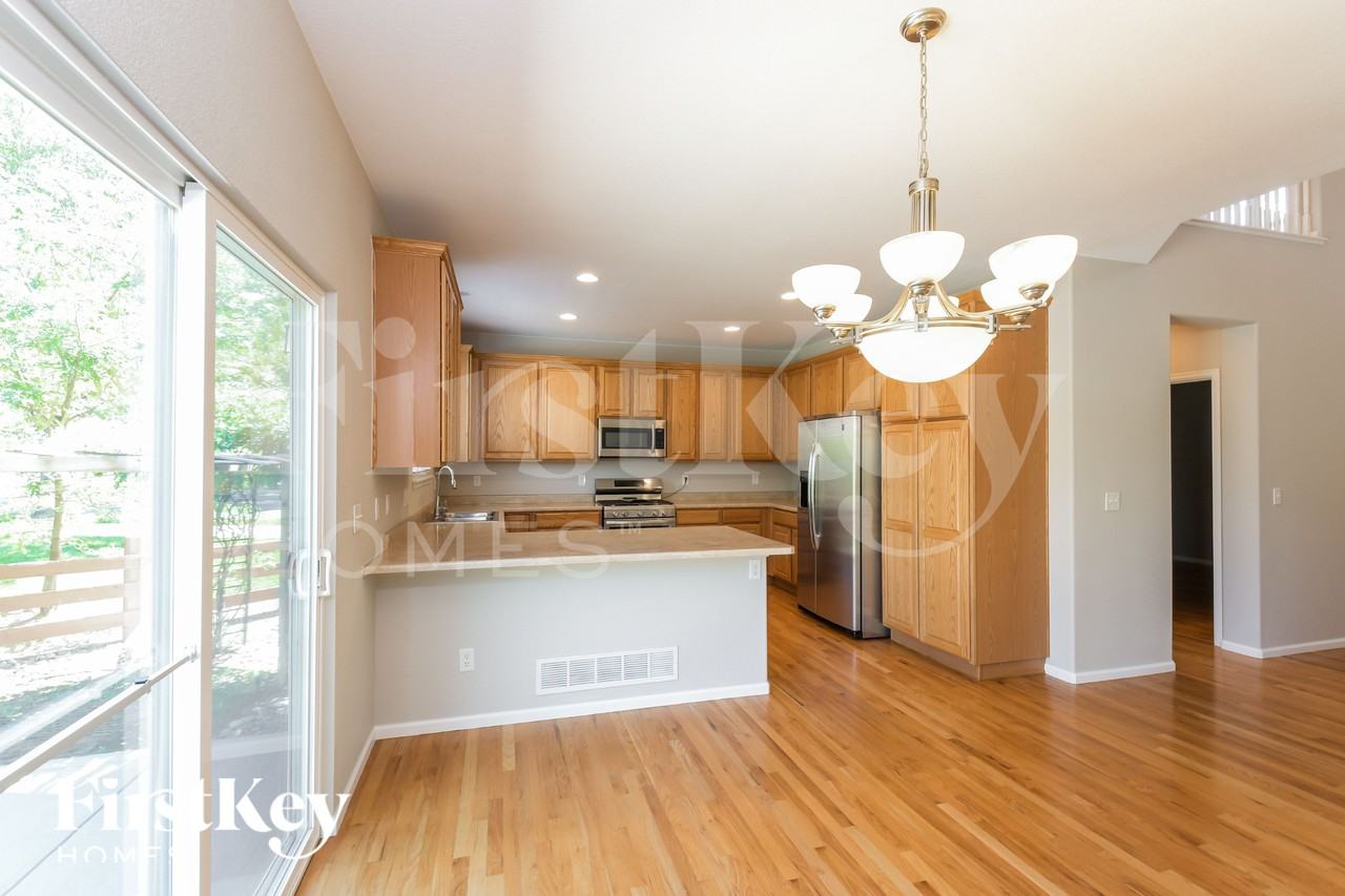 10518 Ouray St - Photo 7 of 18