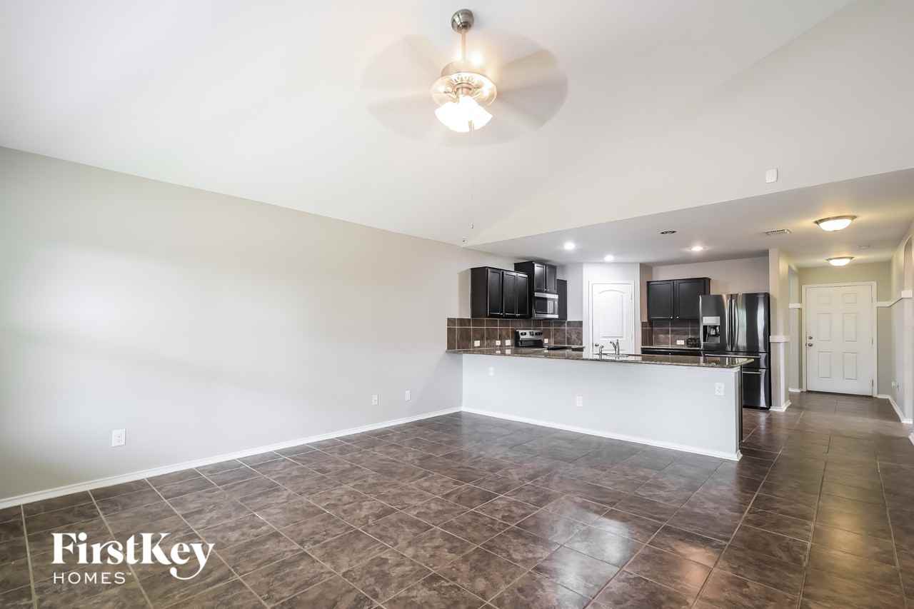 7019 Phoebe Vw - Photo 3 of 15