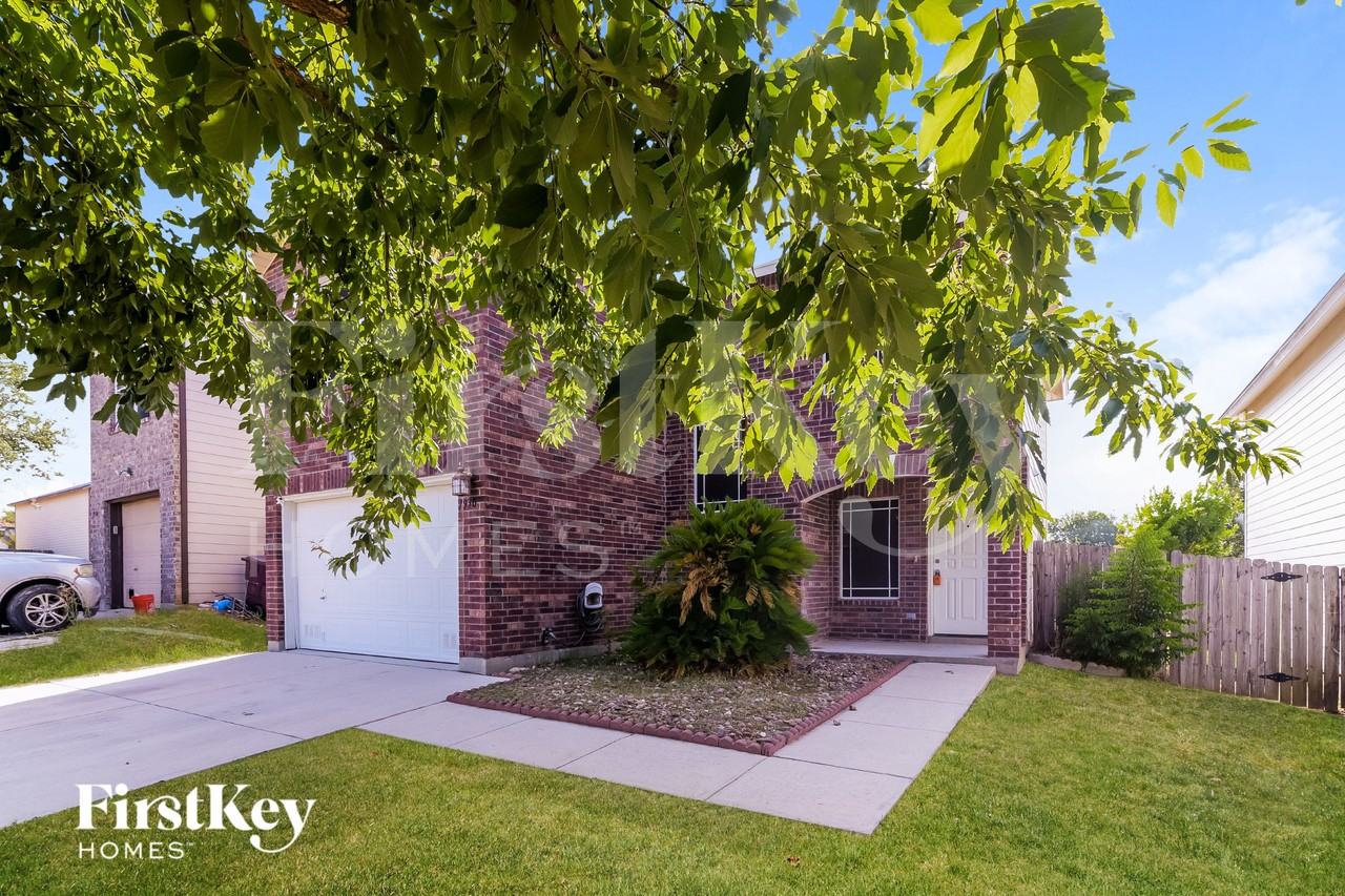 7930 Brazoria Park - Photo 2 of 15