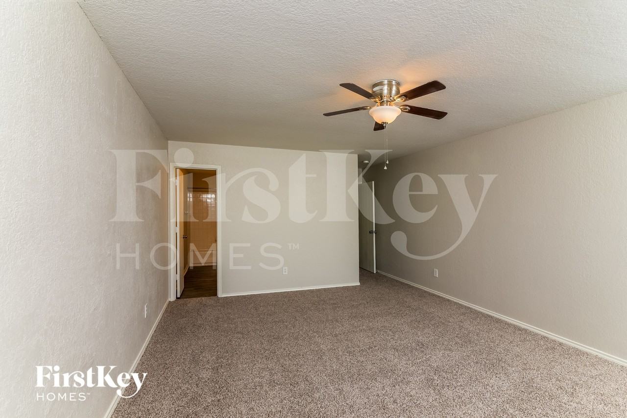 7930 Brazoria Park - Photo 7 of 15