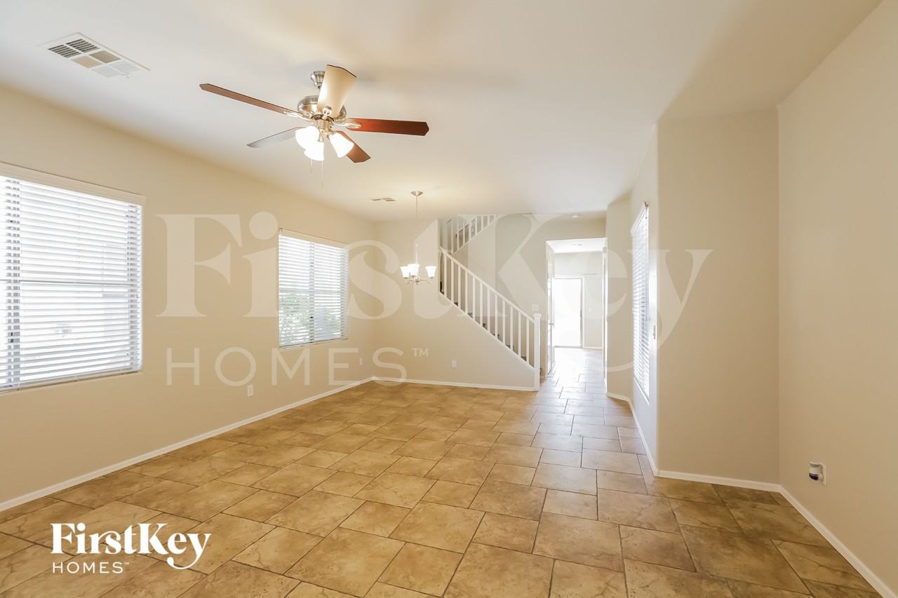 1909 S Starling Dr - Photo 3 of 15