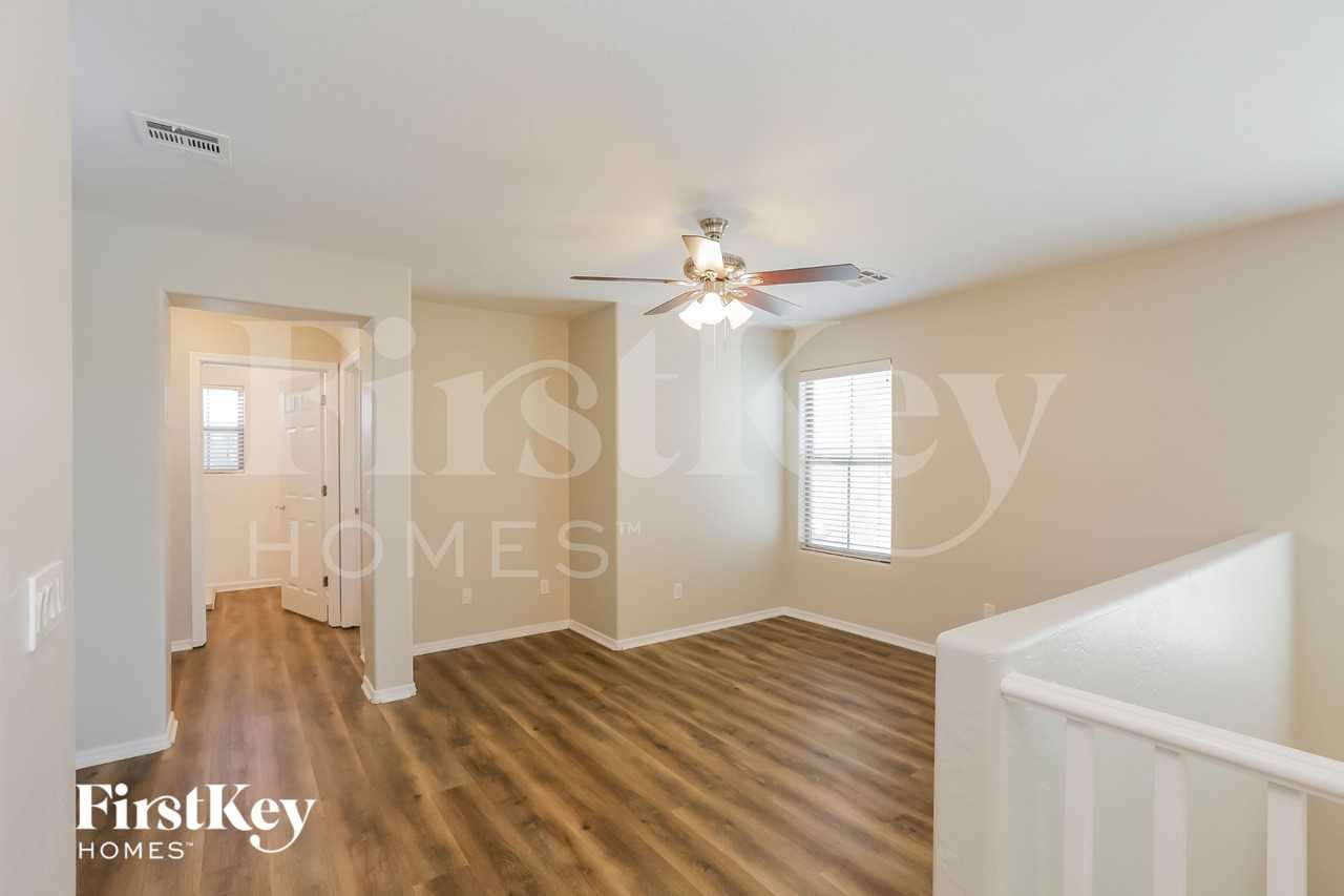 1909 S Starling Dr - Photo 7 of 15