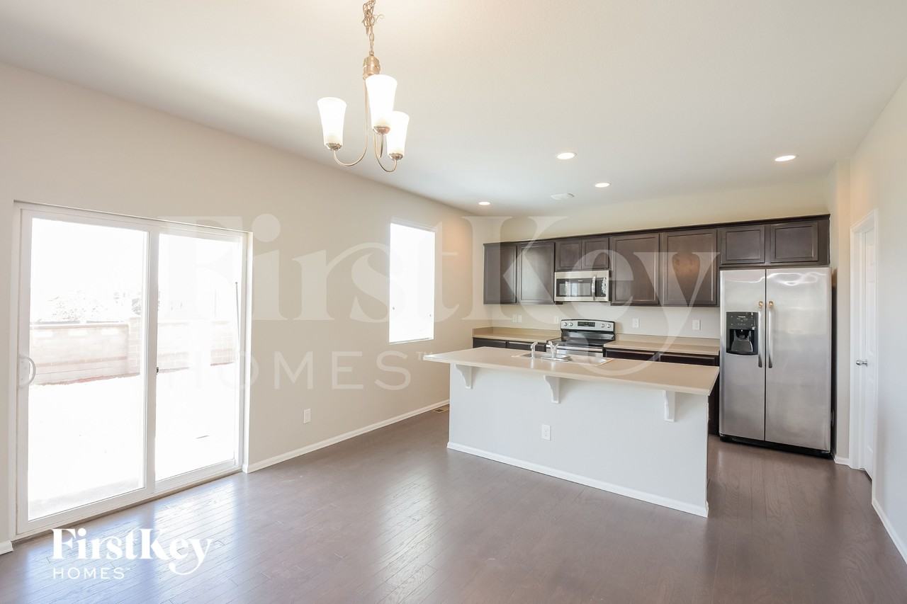 6481 N Dunkirk Ct - Photo 5 of 15