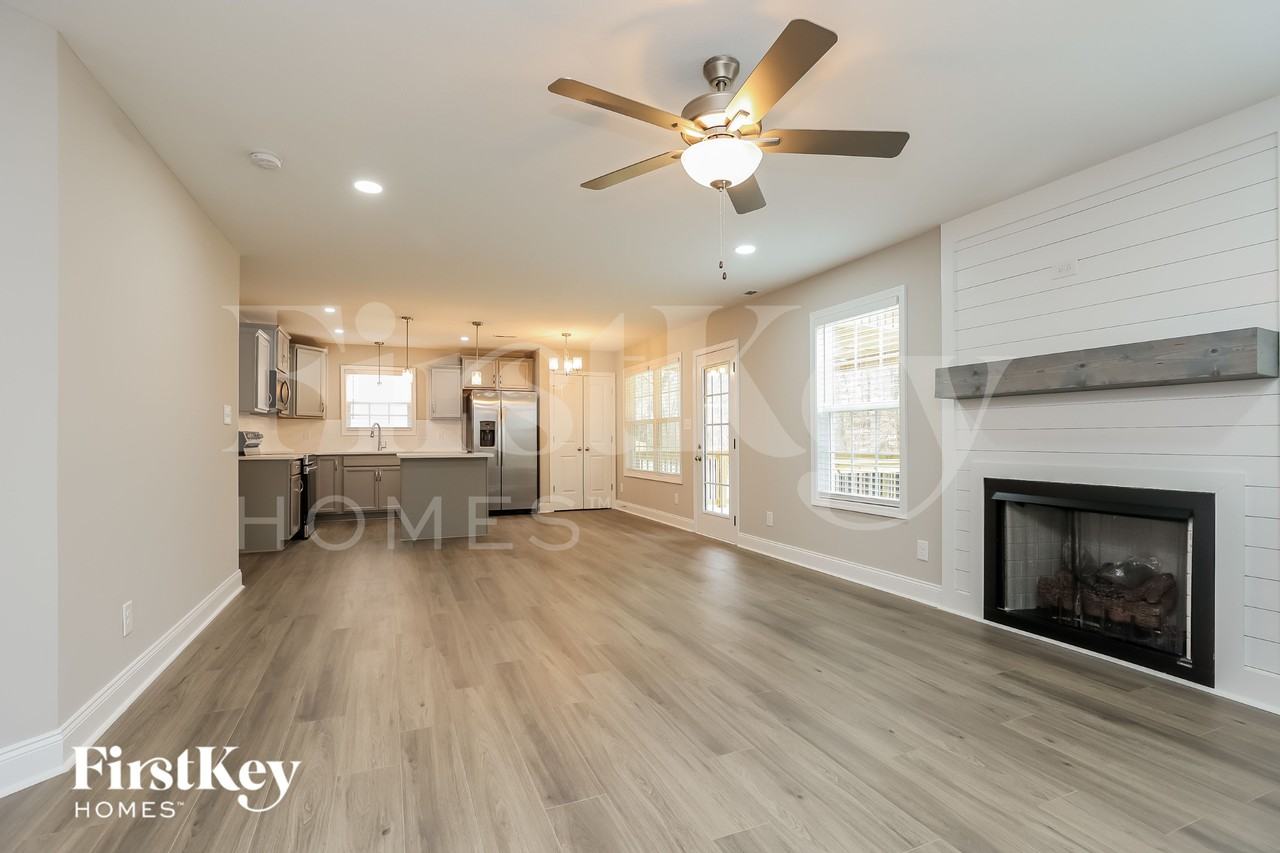 1094 Winesap Rd - Photo 4 of 14