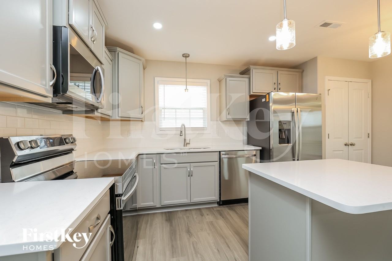 1094 Winesap Rd - Photo 6 of 14