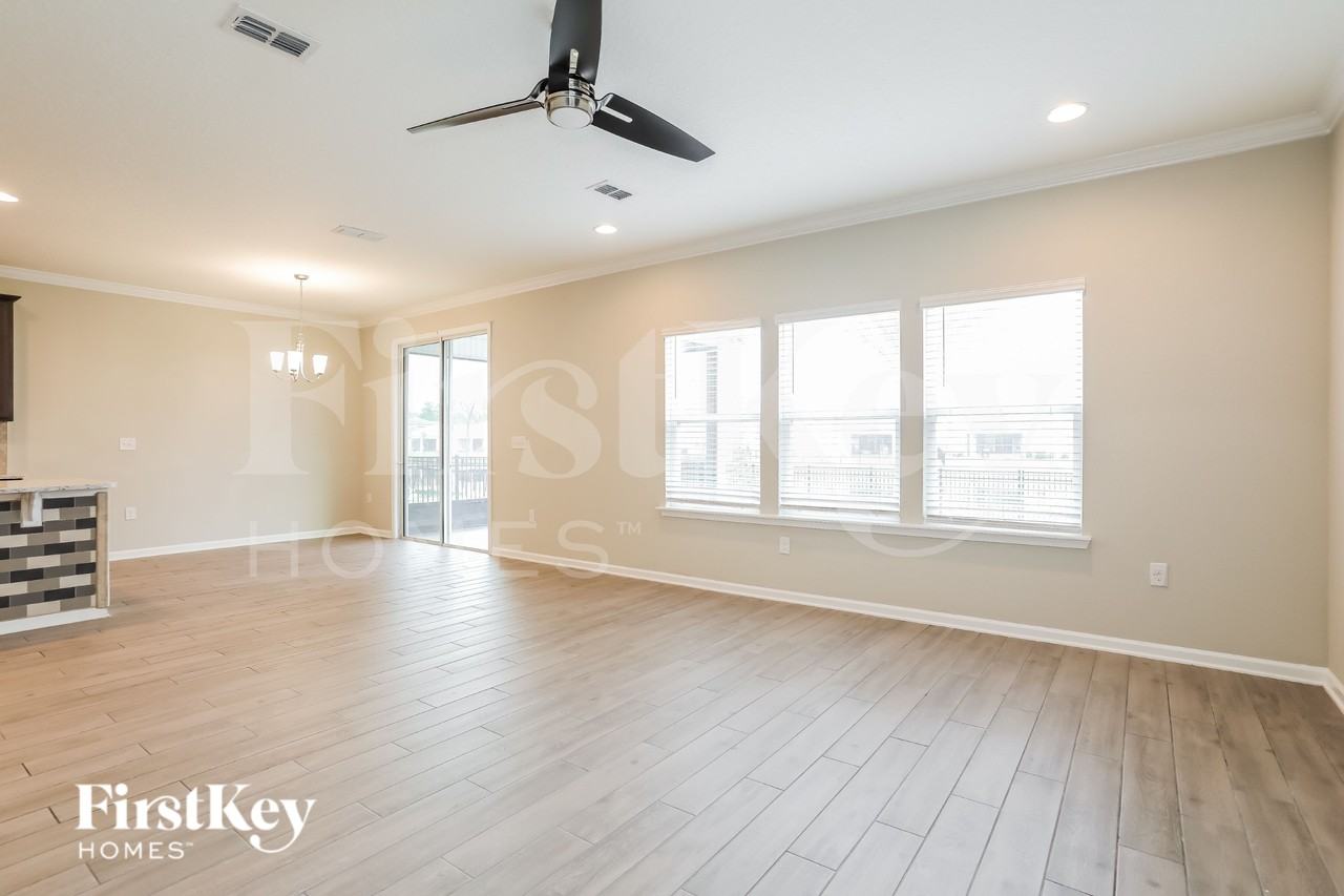 3999 Heatherbrook Pl - Photo 3 of 16