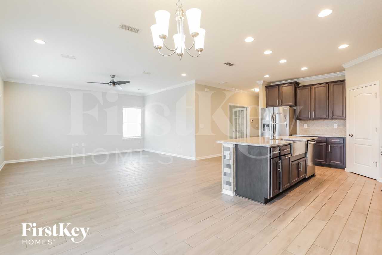 3999 Heatherbrook Pl - Photo 4 of 16