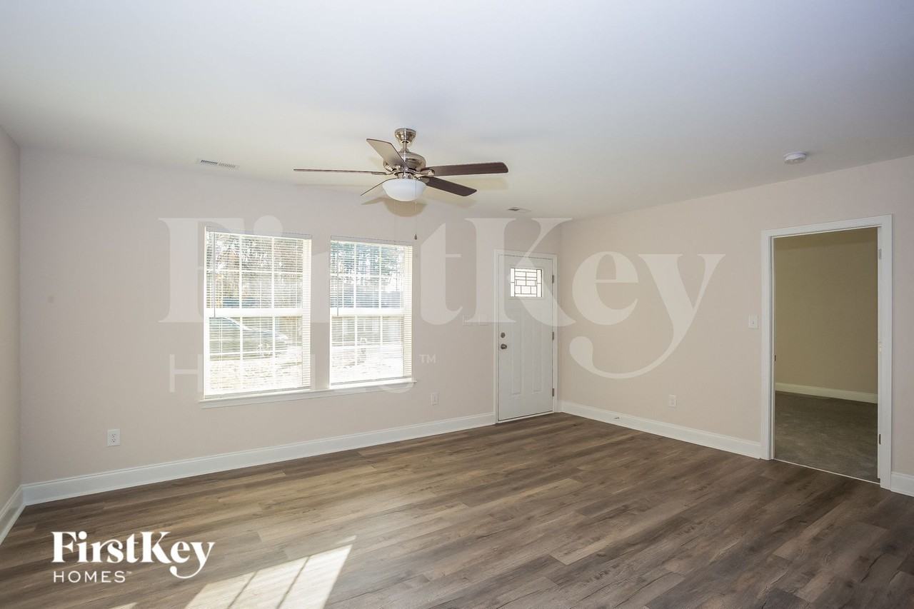 628 E Ketchie St - Photo 5 of 15