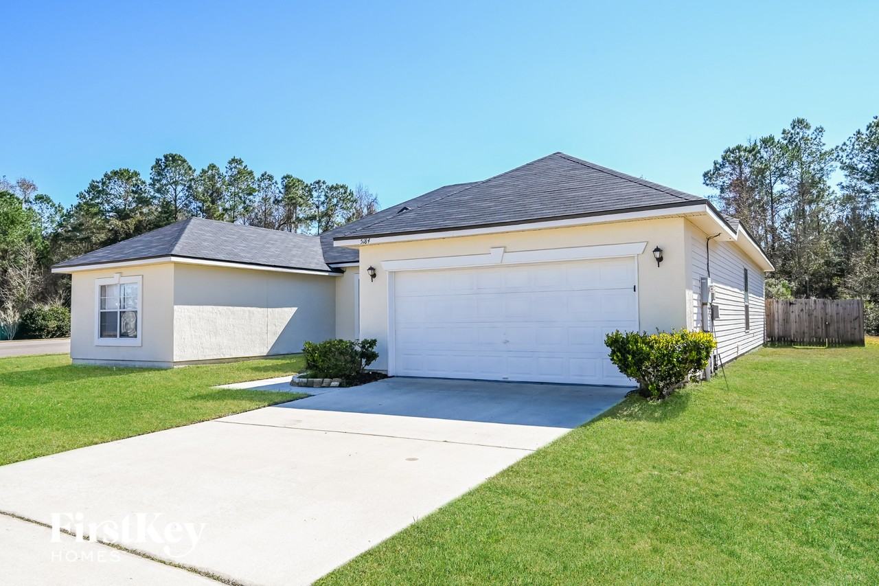 5184 Johnson Lake Ct - Photo 2 of 15