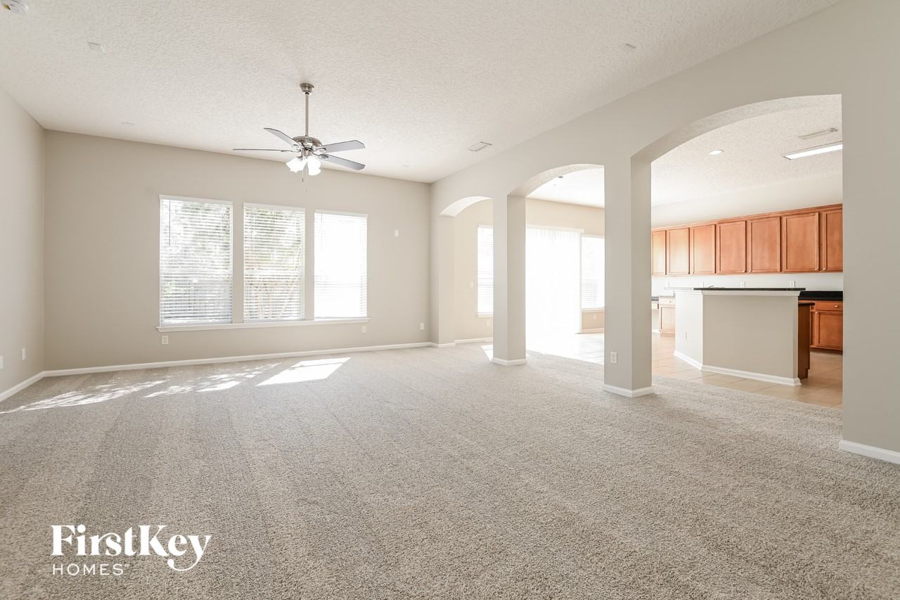 5184 Johnson Lake Ct - Photo 5 of 15