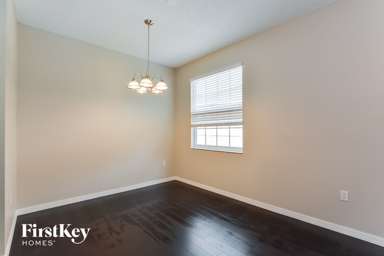 3960 Andover Cay Blvd - Photo 5 of 15