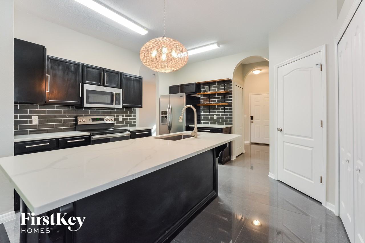 3960 Andover Cay Blvd - Photo 6 of 15