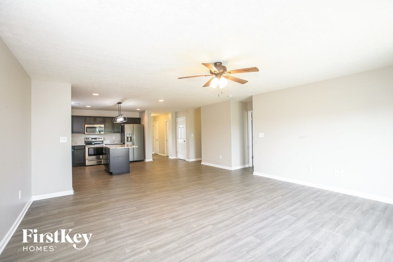 5846 Wintersweet Ln - Photo 3 of 15