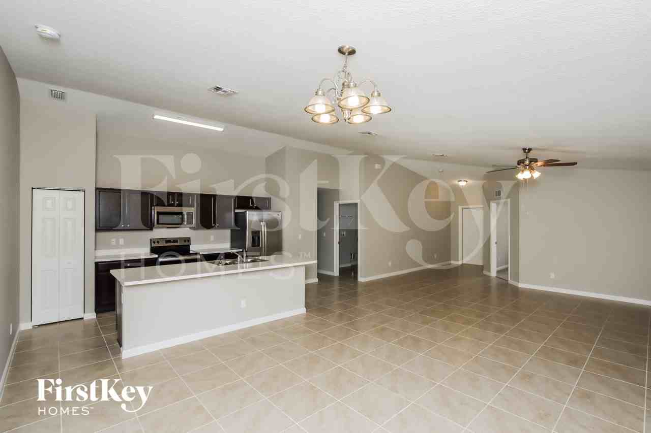 1468 Rankin Ave Se - Photo 4 of 15