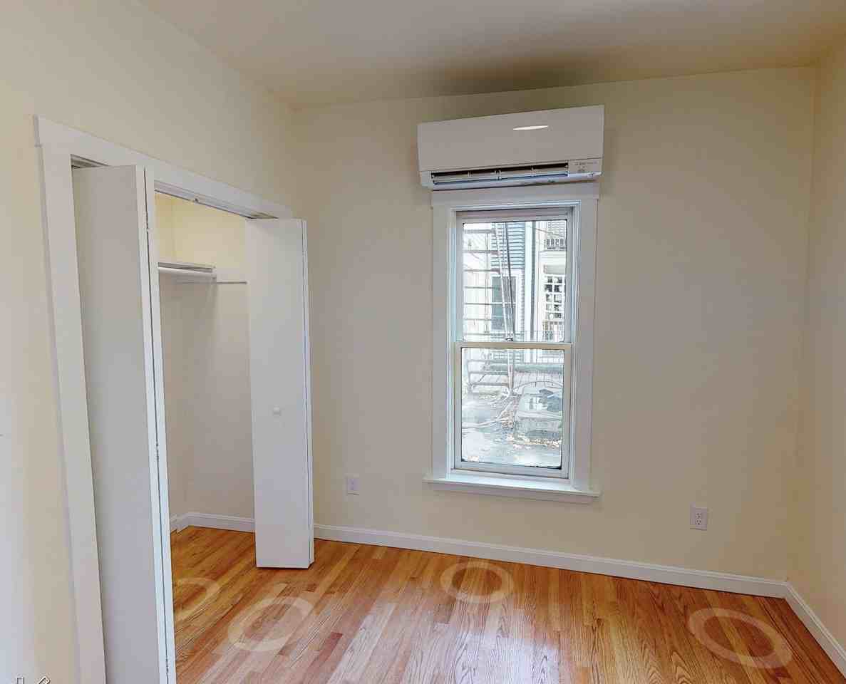 525 E 3rd St #2R - Photo 5 of 22