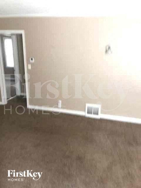 9058 E 66th Ter - Photo 2 of 10