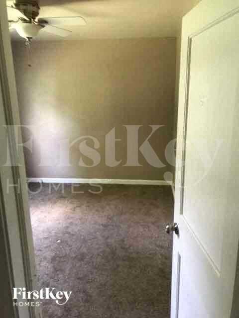 9058 E 66th Ter - Photo 7 of 10