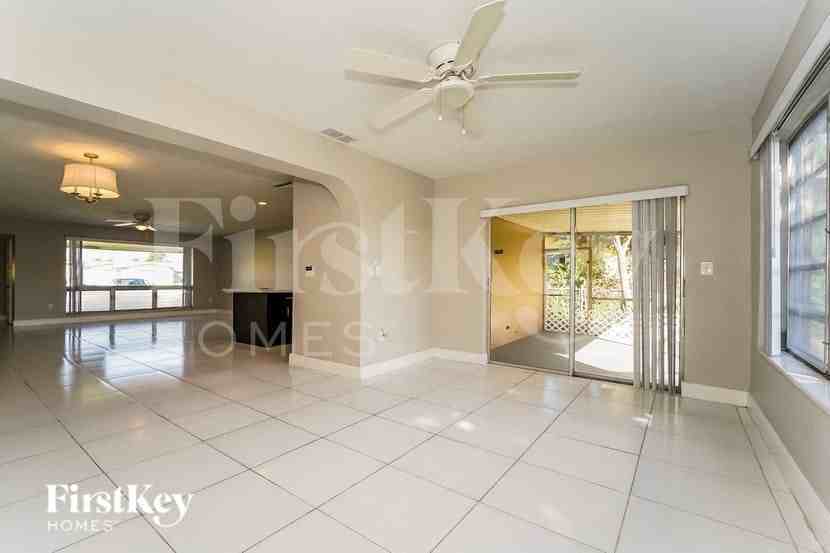 7520 Coral Blvd - Photo 2 of 15