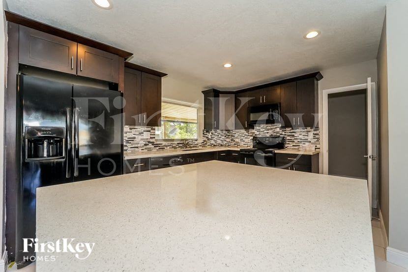 7520 Coral Blvd - Photo 5 of 15