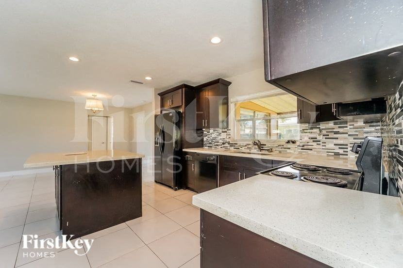 7520 Coral Blvd - Photo 6 of 15