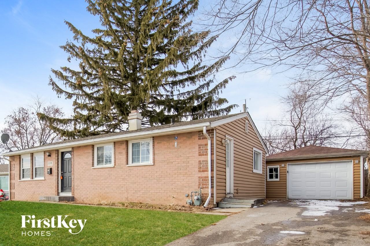 728 Jackson Ave - Photo 2 of 15