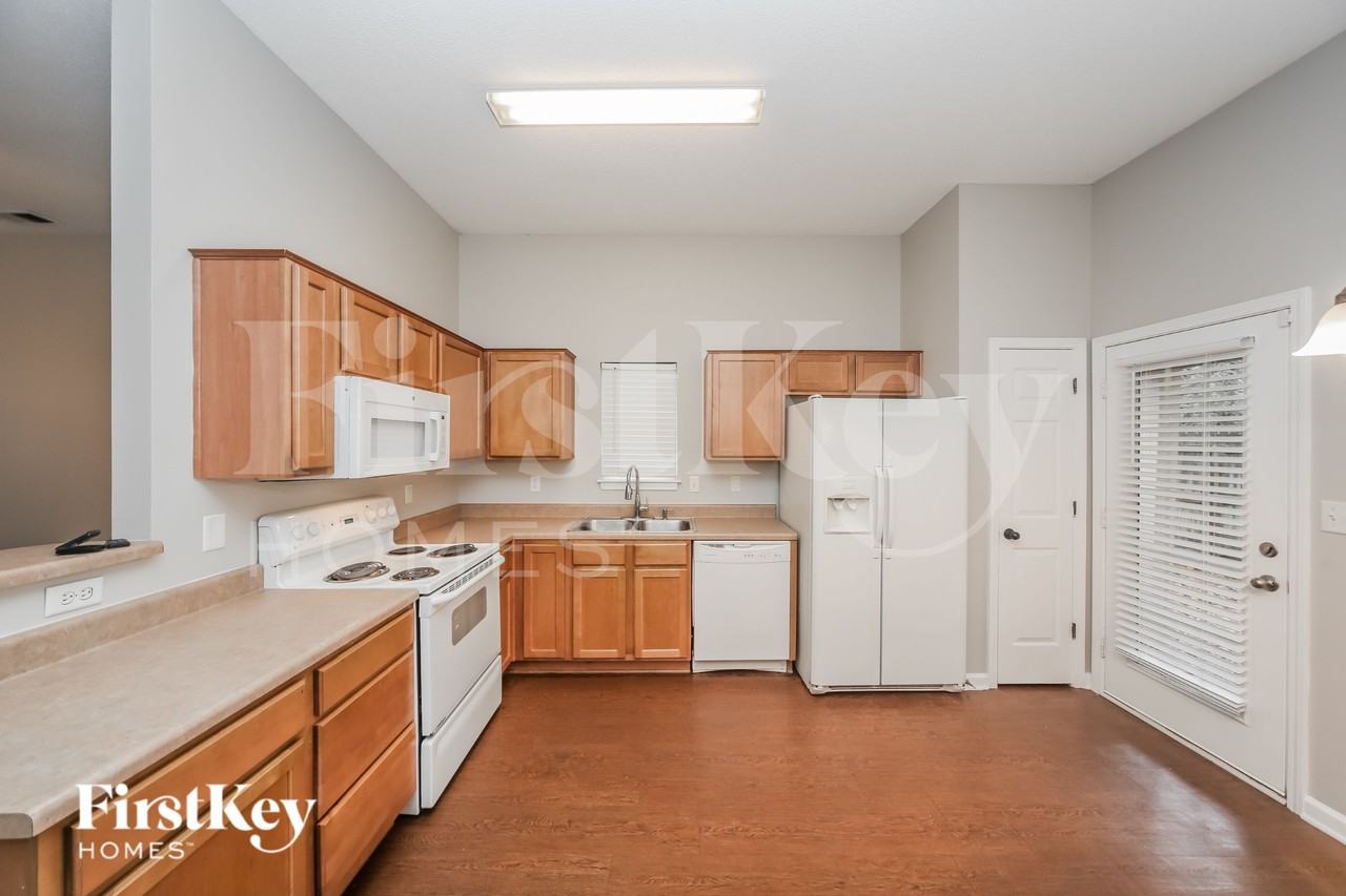 7226 Grapetree Trl - Photo 6 of 15