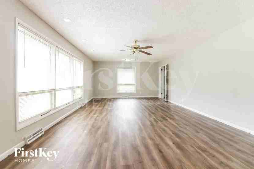 7120 Eastern Ave - Photo 2 of 16