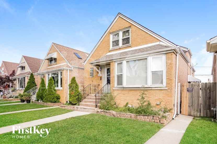 6627 S Keating Ave - Photo 2 of 15