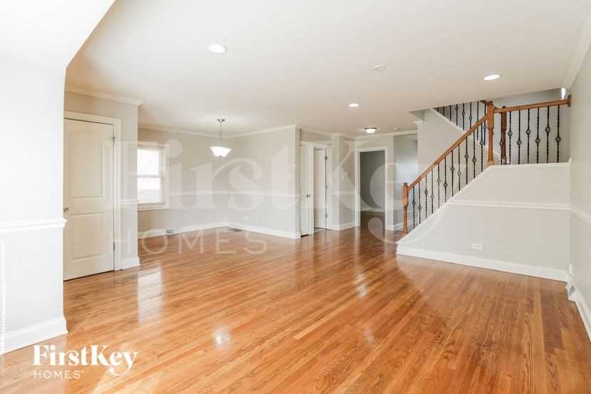 6627 S Keating Ave - Photo 4 of 15