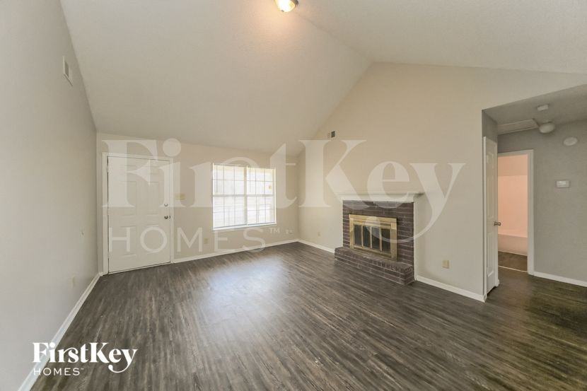 5848 Hickory Shadow Ln - Photo 3 of 15