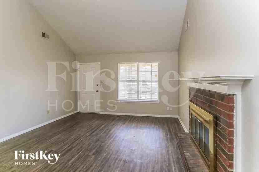5848 Hickory Shadow Ln - Photo 5 of 15