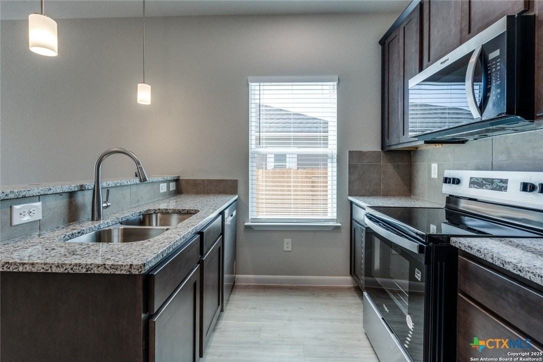 513 Hudson St Unit 513 #513 - Photo 5 of 10