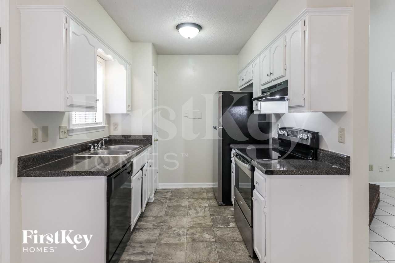 4458 Shadow Creek St - Photo 6 of 15