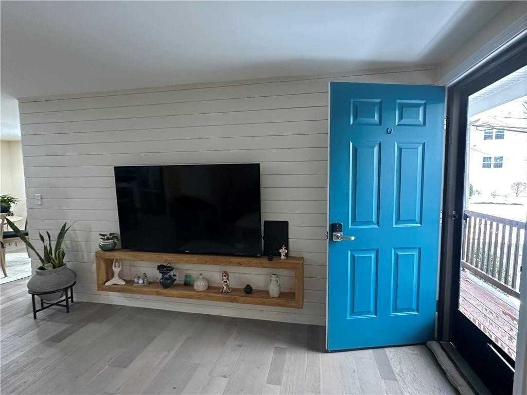 351 New London Ave Unit 501 #501 - Photo 5 of 36