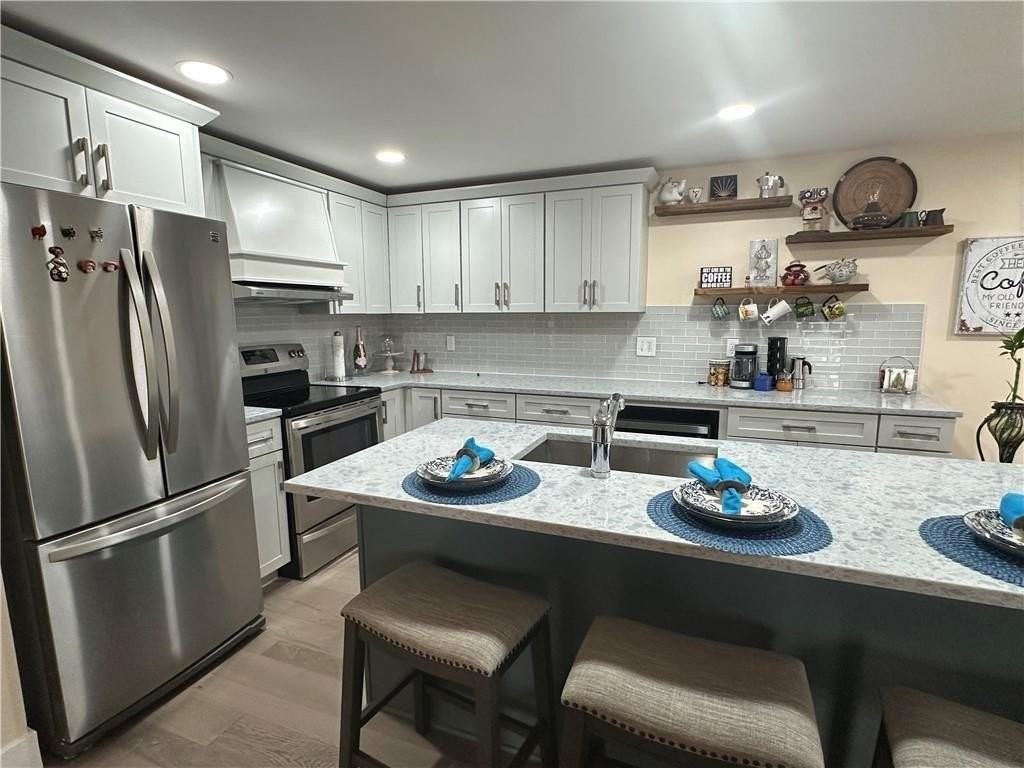 351 New London Ave Unit 501 #501 - Photo 7 of 36