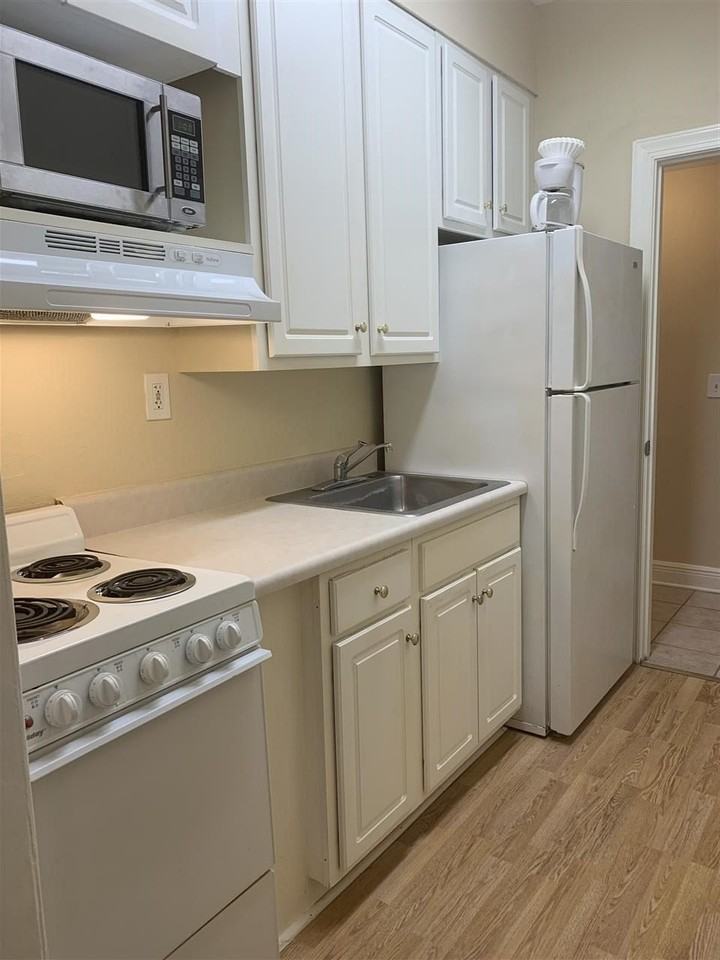 411 E 7th Ave Unit D #D - Photo 3 of 5