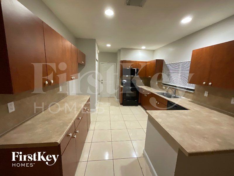 377 Neterrace - Photo 6 of 13