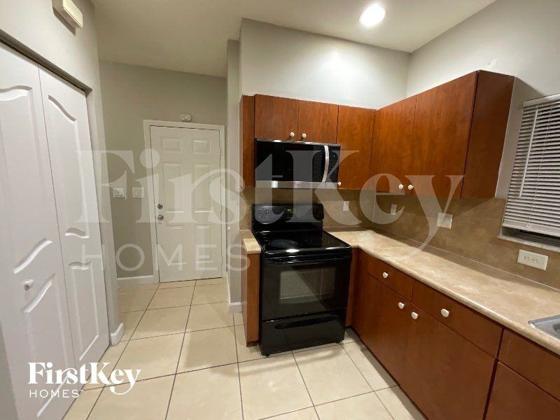 377 Neterrace - Photo 7 of 13