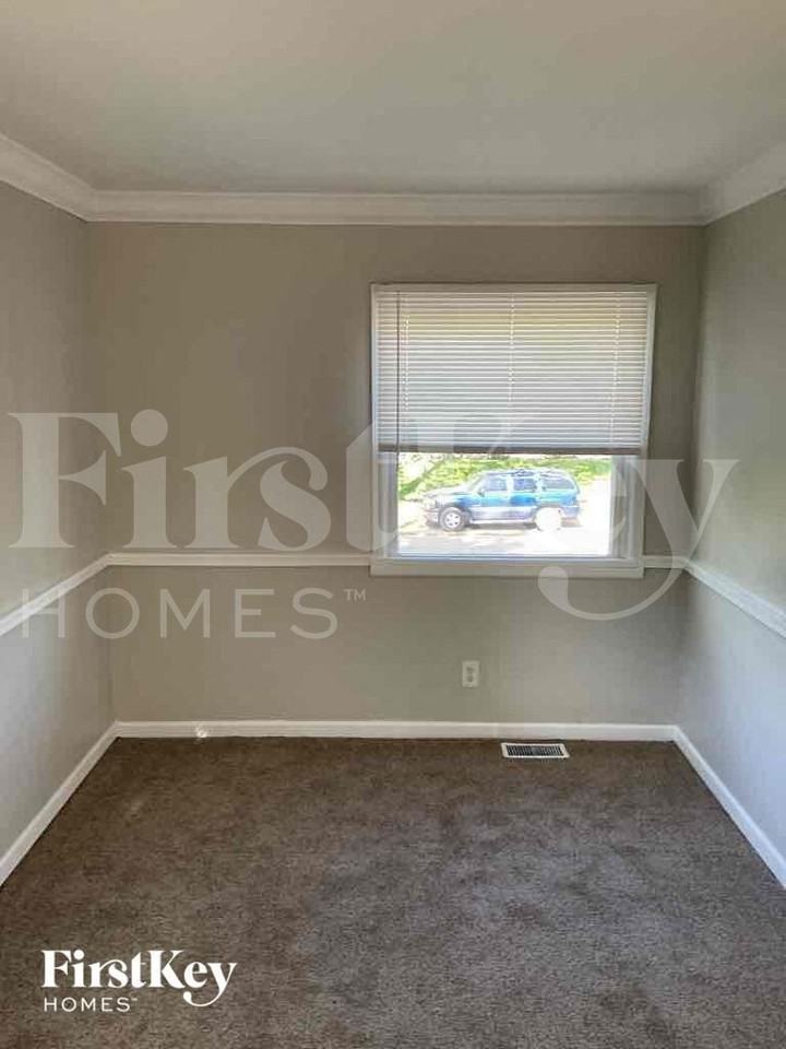 3526 N Faculty Dr - Photo 4 of 20