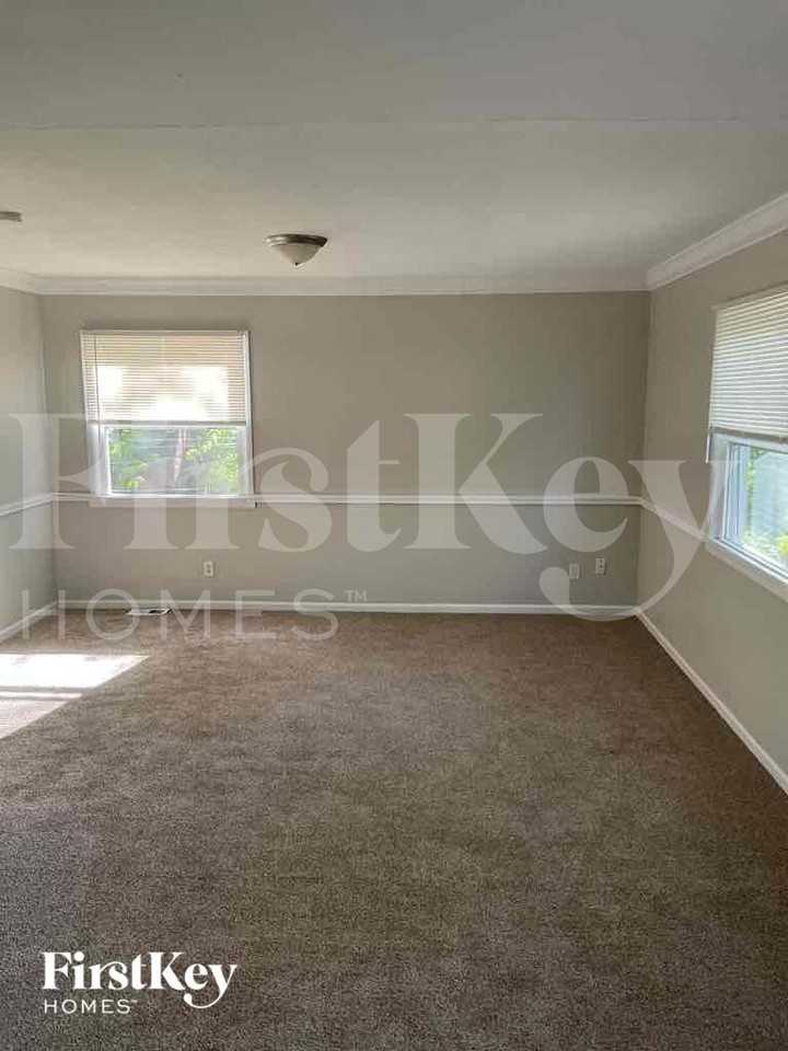 3526 N Faculty Dr - Photo 5 of 20